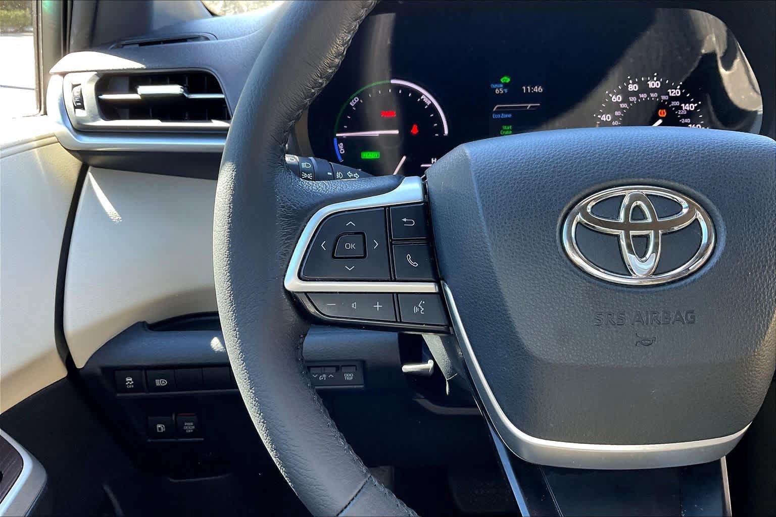 Used 2021 Toyota Sienna XLE FWD image 24