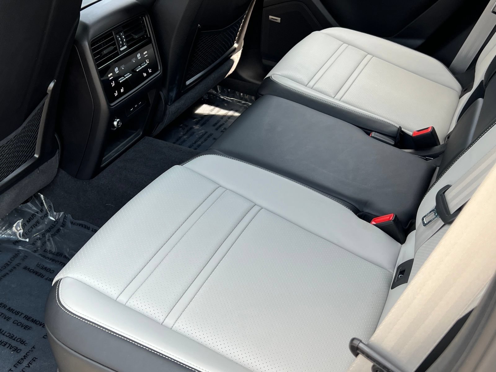 Certified 2025 Porsche Cayenne S AWD/4WD image 19