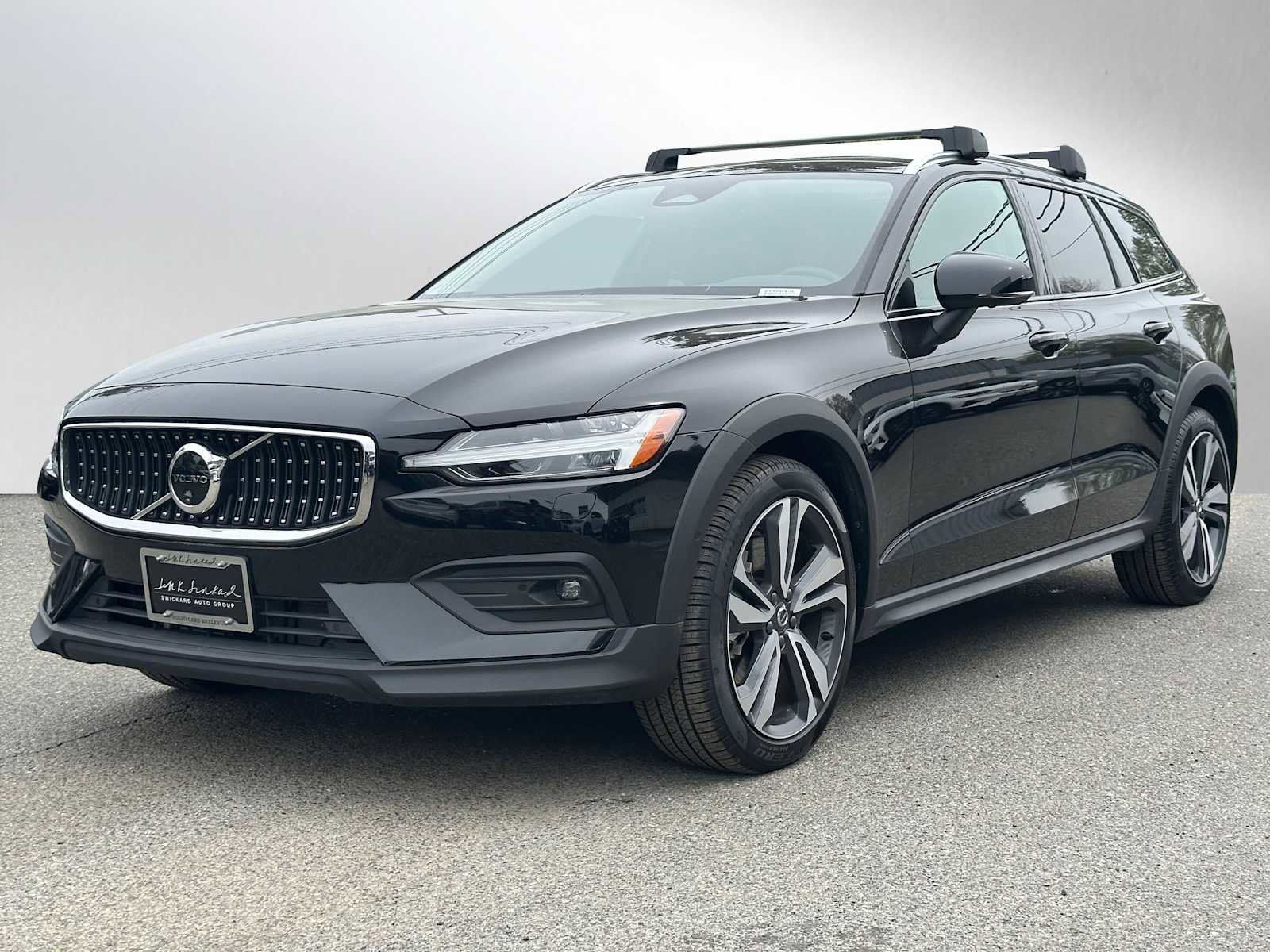 Used 2026 Volvo V60 B5 Cross Country Plus w/ Climate Package AWD/4WD image 7