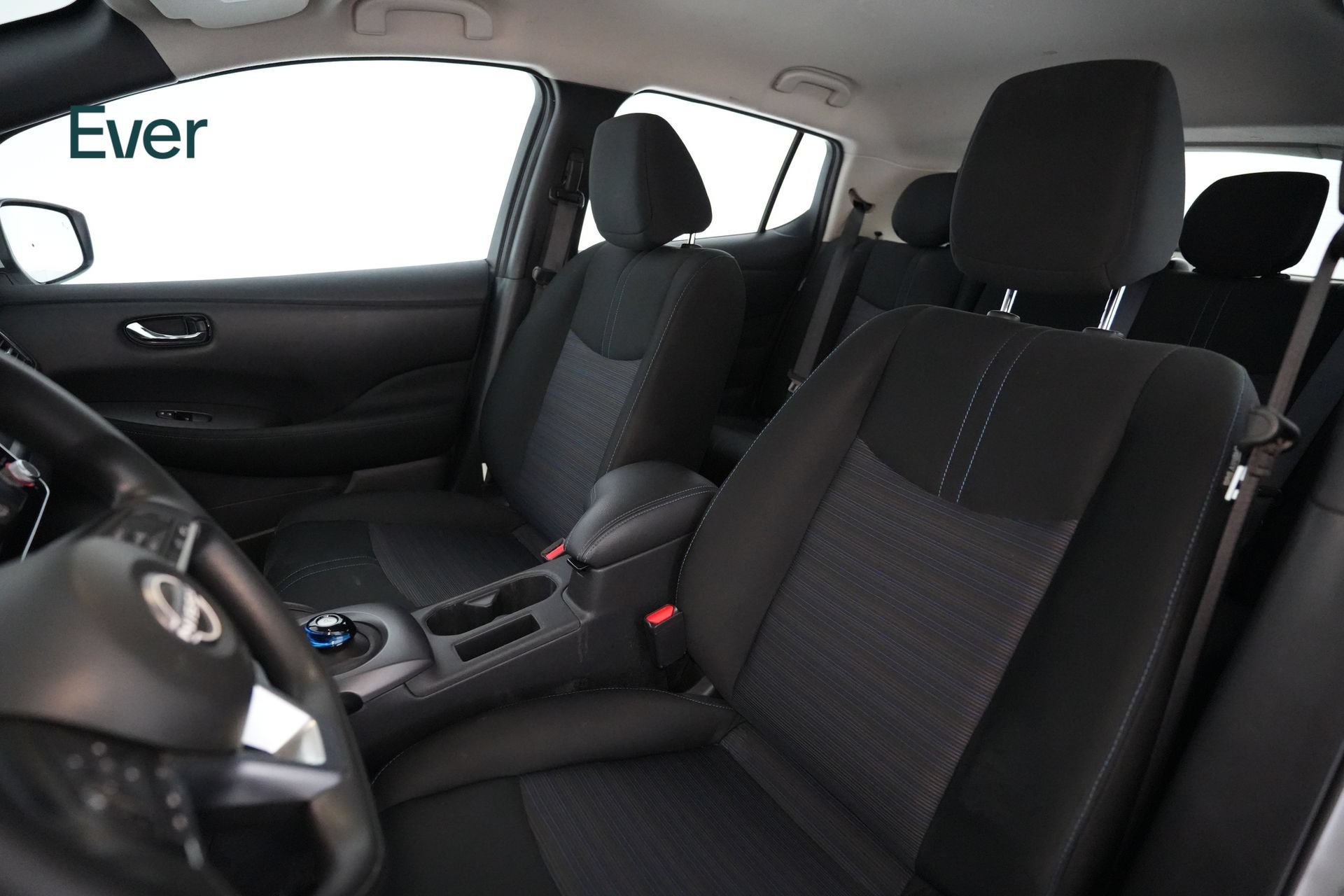 Used 2025 Nissan Leaf S FWD image 4