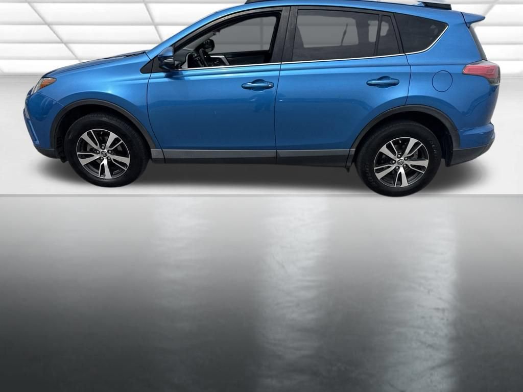Used 2017 Toyota RAV4 XLE FWD image 5