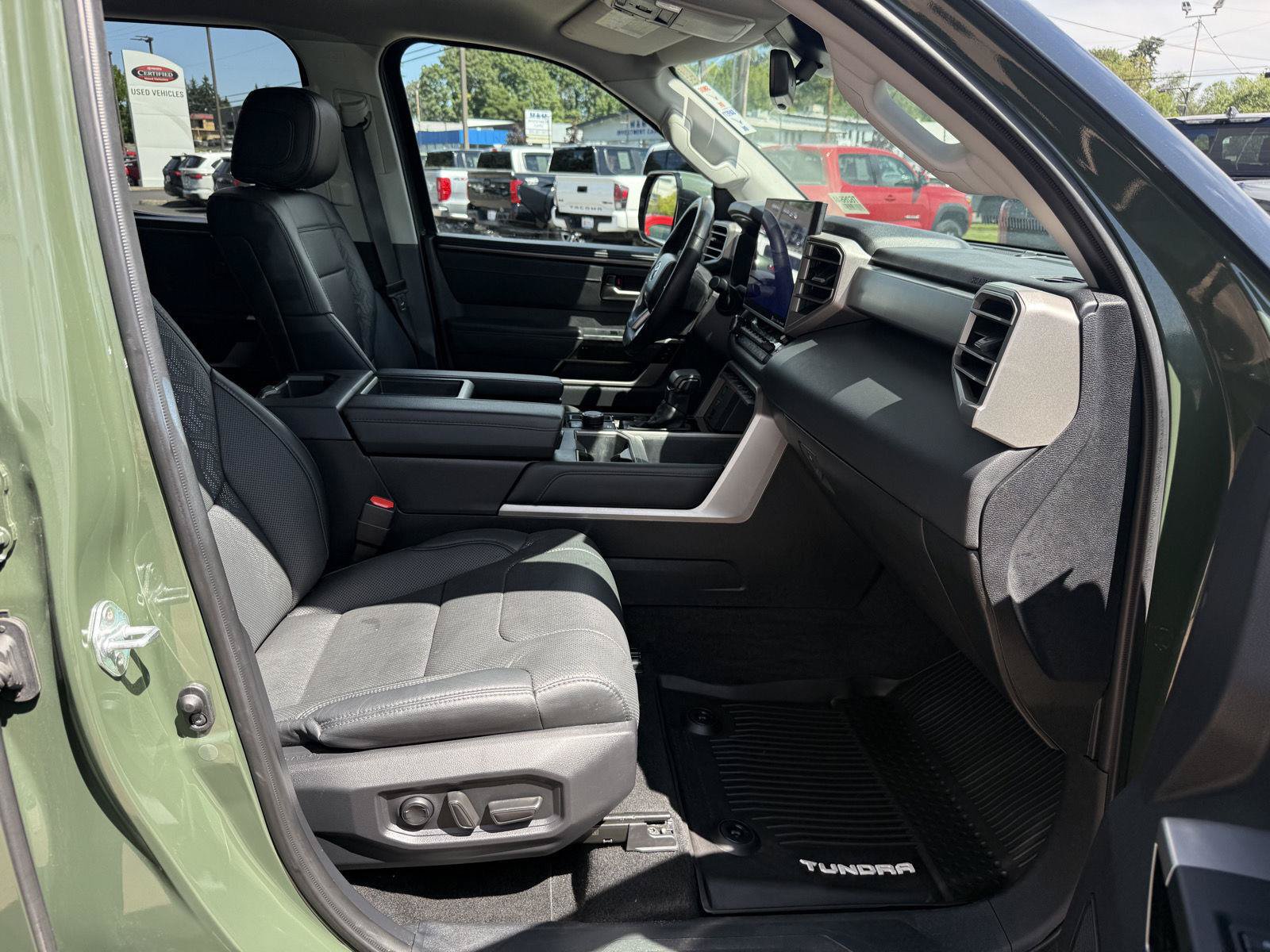 Used 2023 Toyota Tundra Limited w/ TRD Off-Road Package AWD/4WD image 18