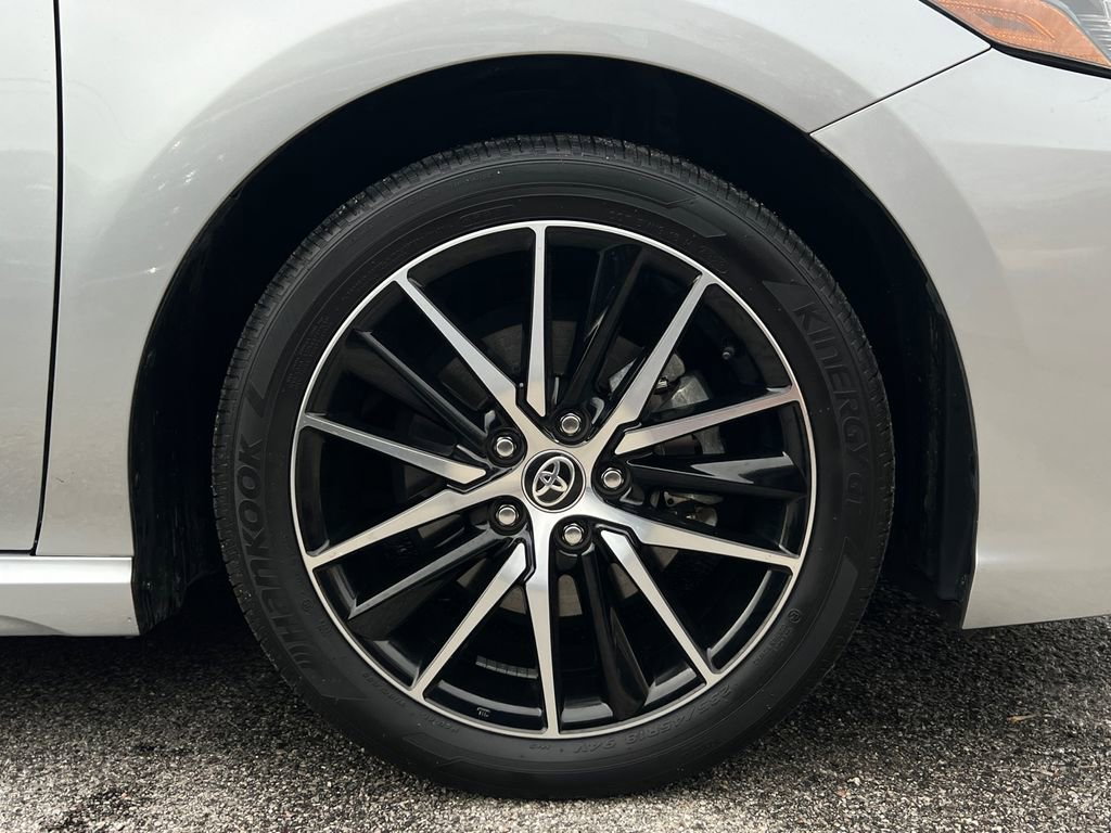 Used 2024 Toyota Camry SE image 9