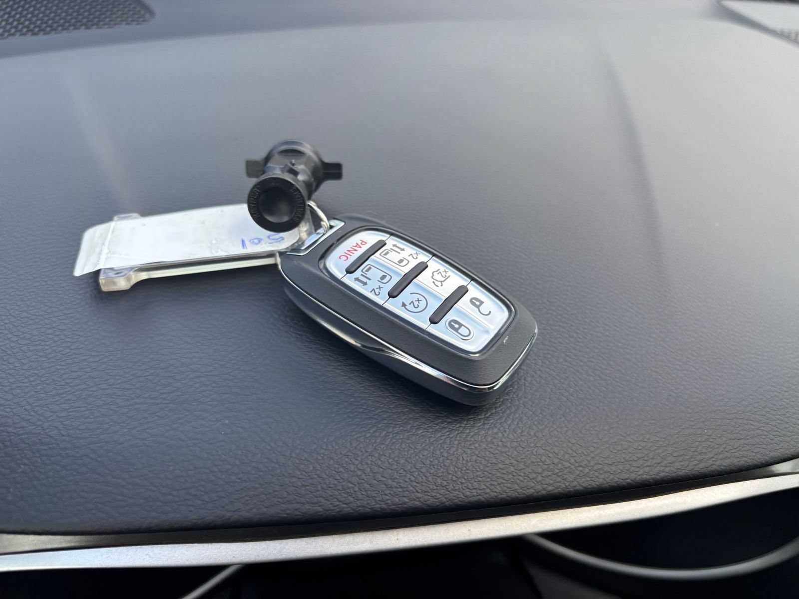 Used 2025 Chrysler Pacifica Select FWD image 26