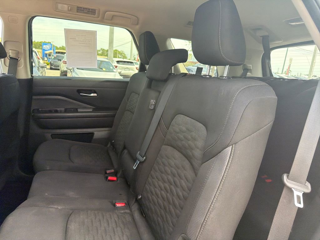 Used 2022 Nissan Pathfinder SV w/ SV Black Package FWD image 21