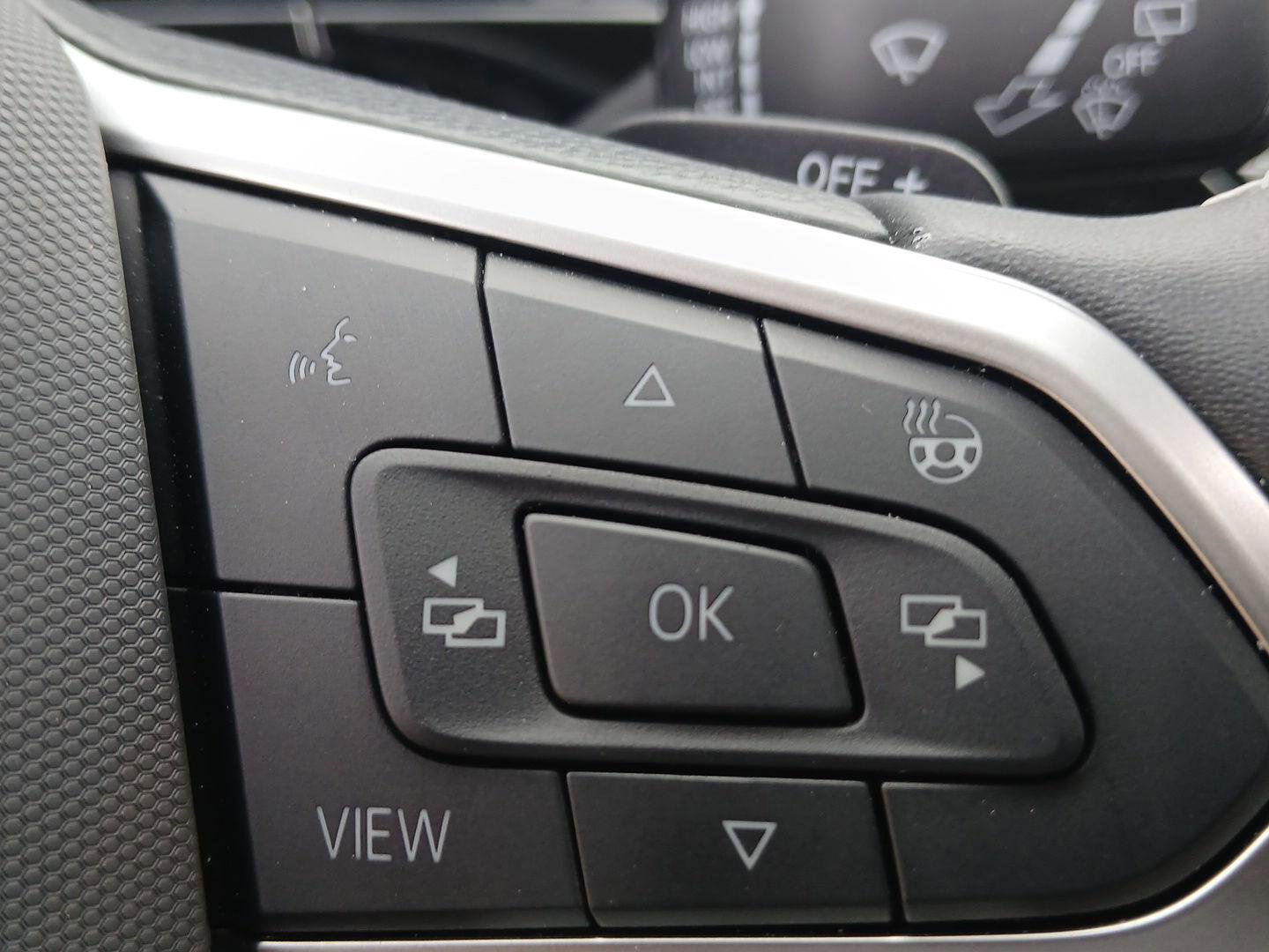 Used 2024 Volkswagen Atlas SE image 18