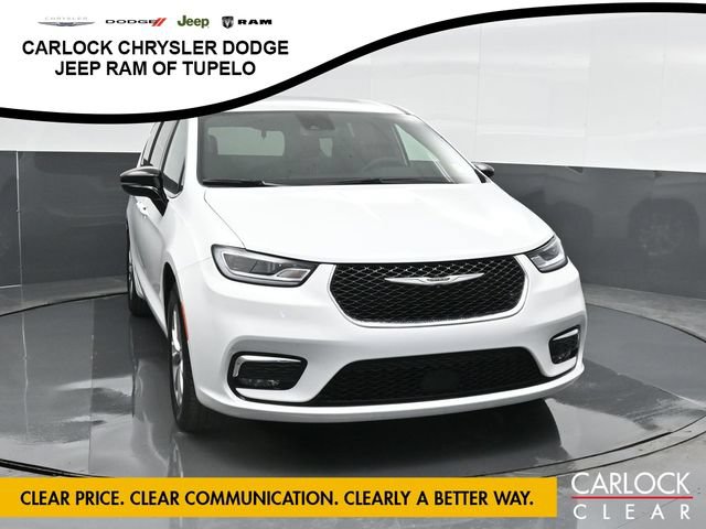 Used 2026 Chrysler Pacifica Limited FWD image 7