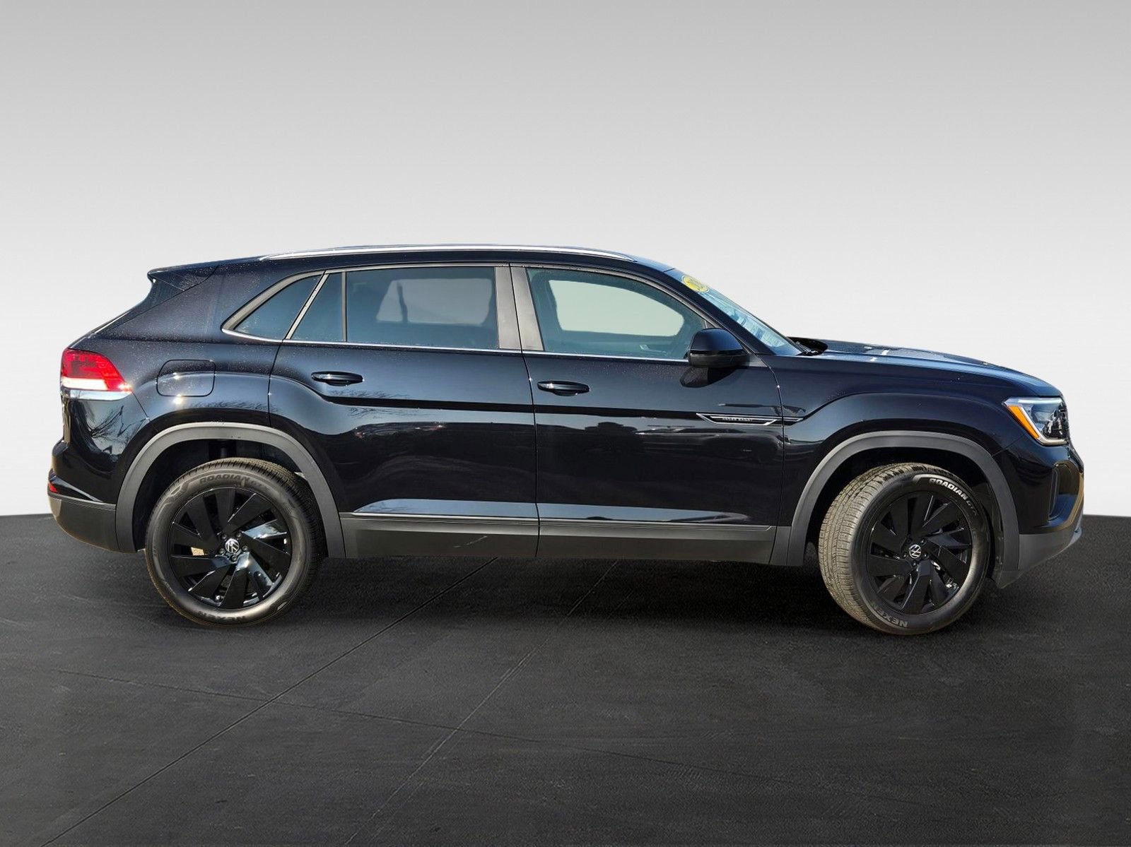 New 2026 Volkswagen Atlas Cross Sport SE image 3