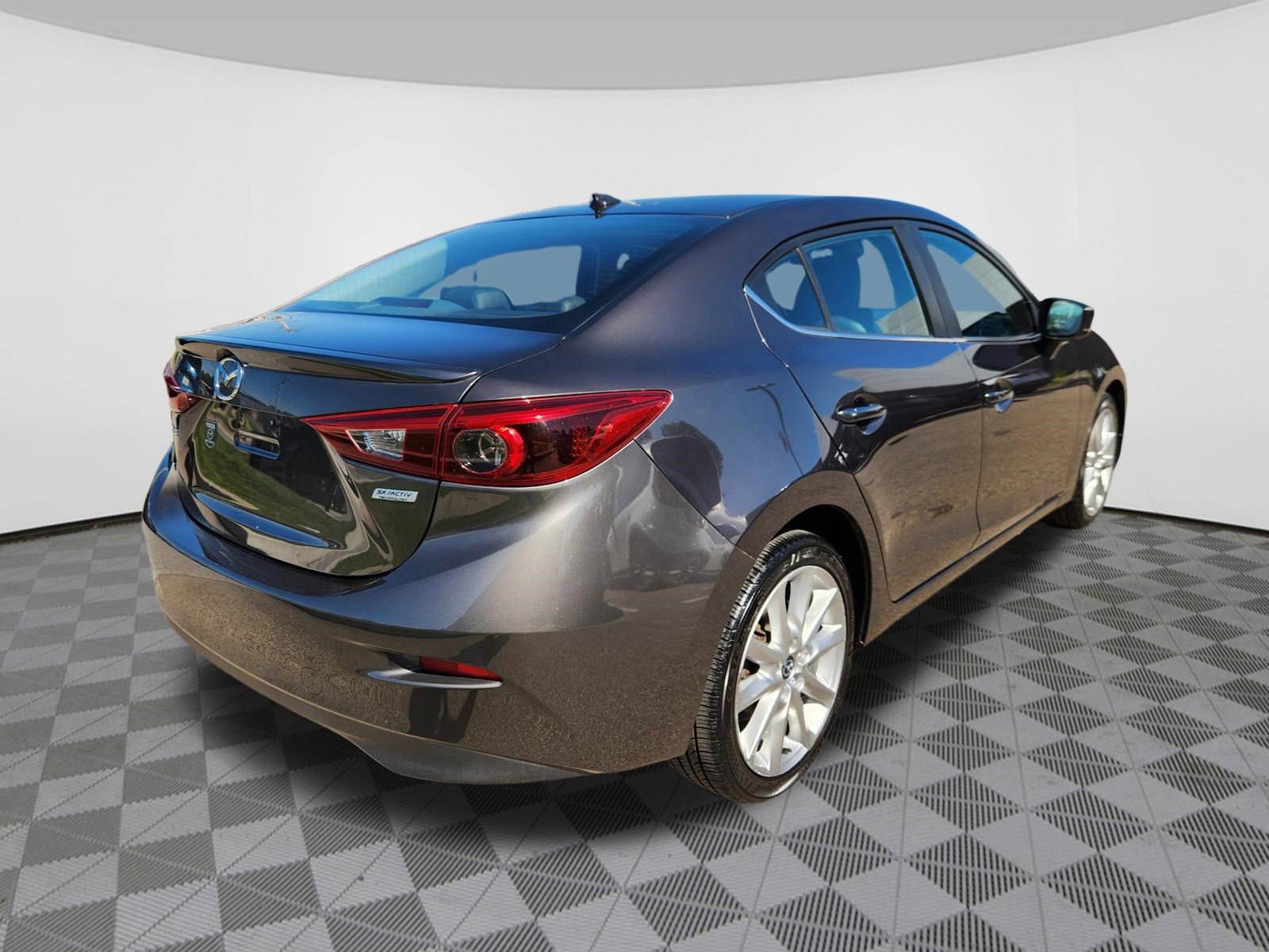 Used 2017 MAZDA MAZDA3 Grand Touring w/ Premium Equipment Package FWD image 4