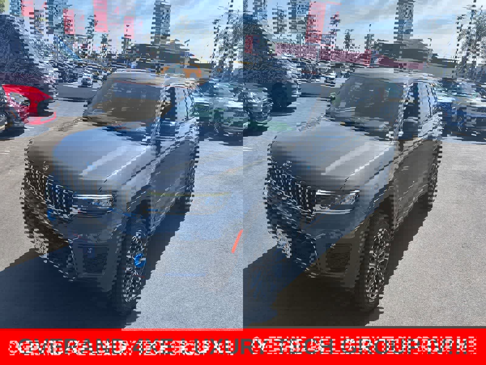 Used 2022 Jeep Grand Cherokee Overland w/ Luxury Tech Group IV image 2