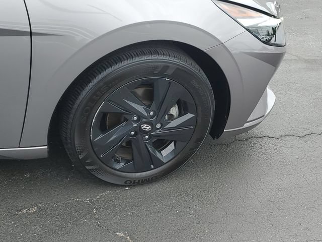 Certified 2023 Hyundai Elantra SEL FWD image 6