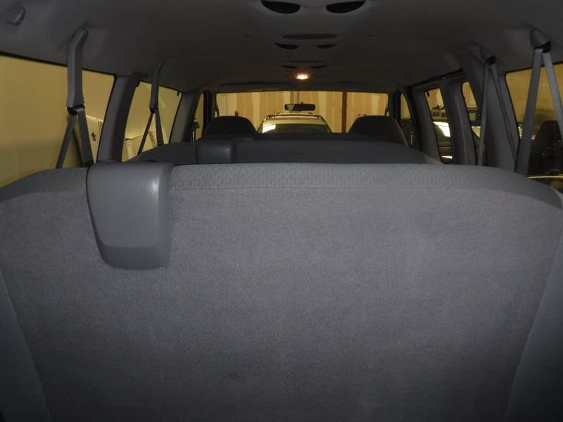 Used 2008 Ford E-350 and Econoline 350 XLT RWD image 36