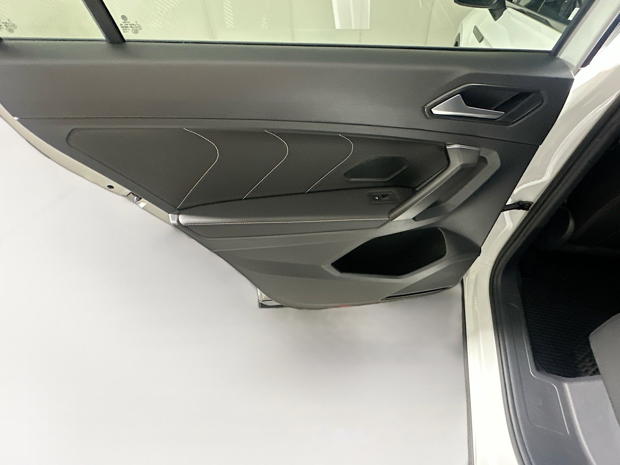 Used 2022 Volkswagen Tiguan SE image 24