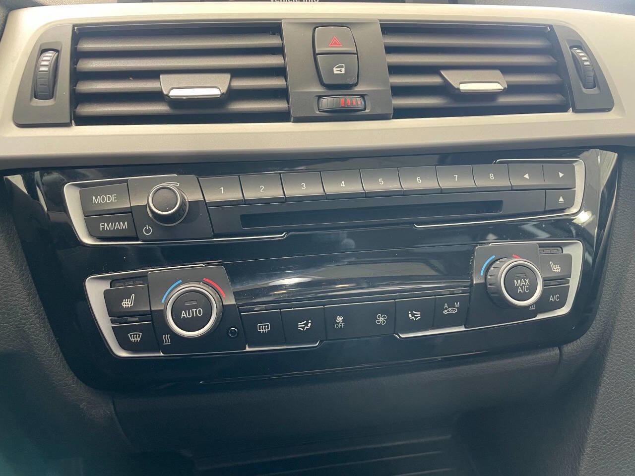 Used 2017 BMW 320i xDrive Sedan image 35