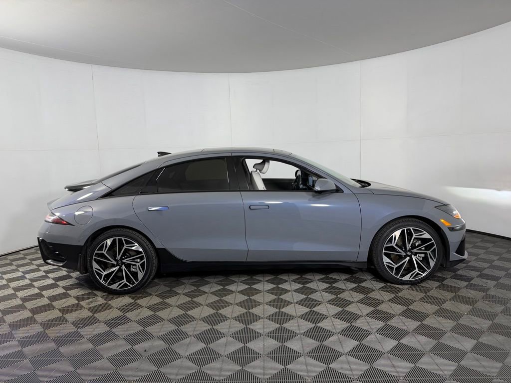 Used 2024 Hyundai Ioniq 6 Limited image 4