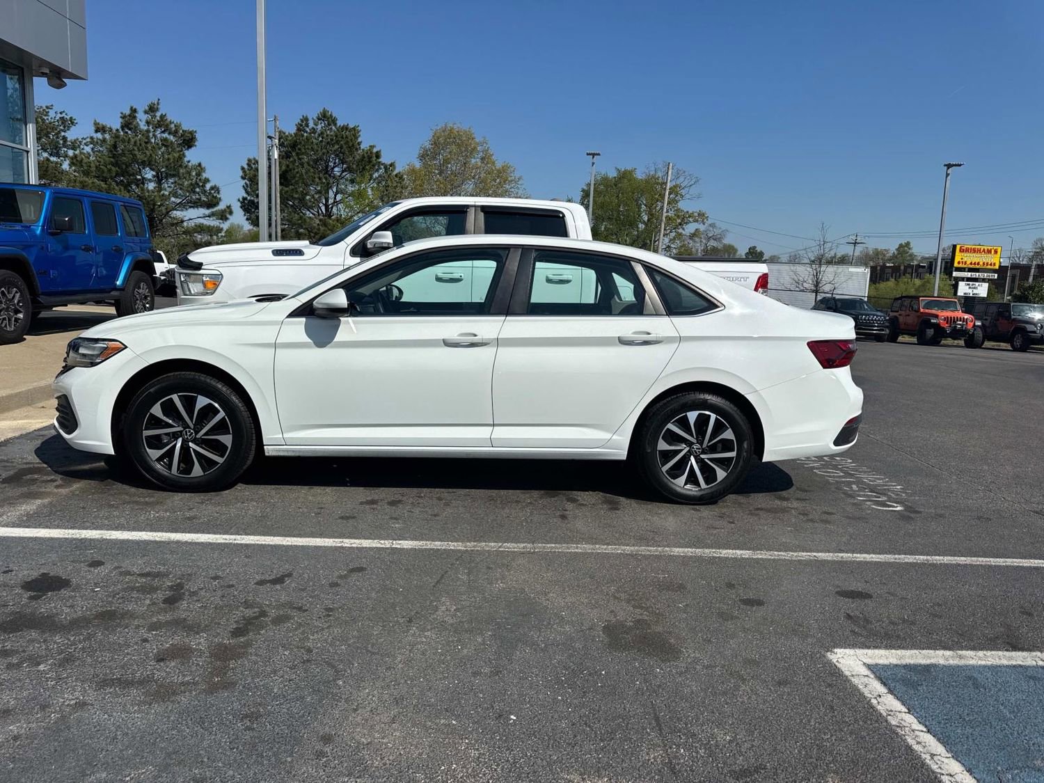 Used 2023 Volkswagen Jetta S image 7