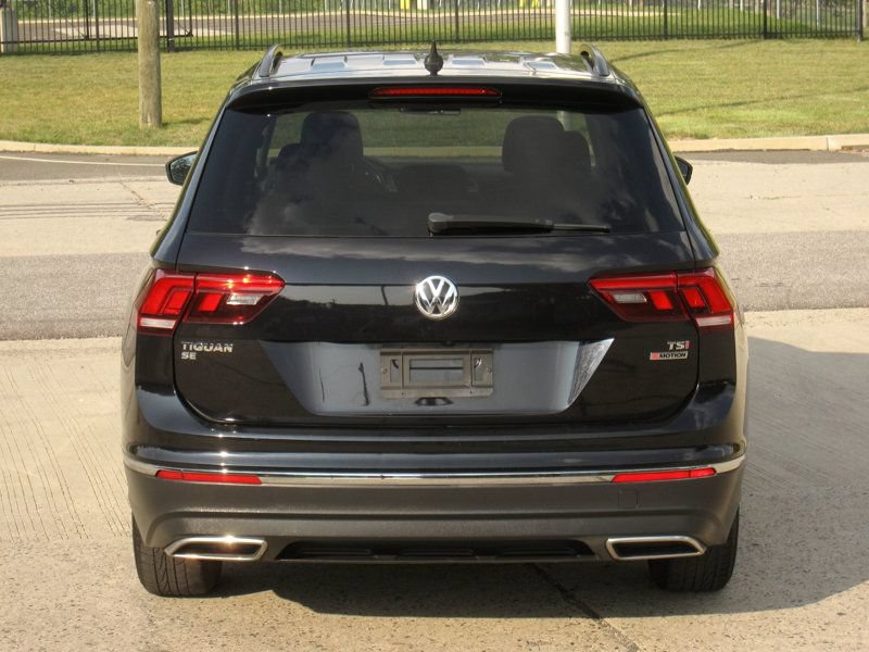 Used 2018 Volkswagen Tiguan SE w/ Panoramic Sunroof Package AWD/4WD image 14