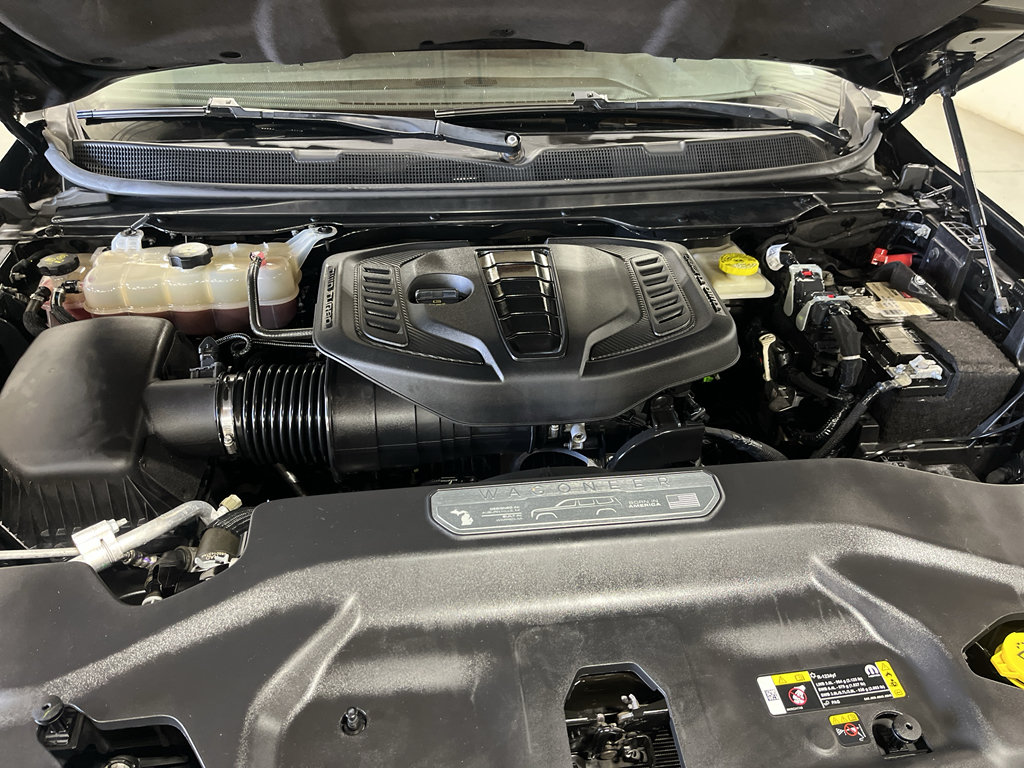 Used 2023 Jeep Wagoneer L Series II AWD/4WD image 25