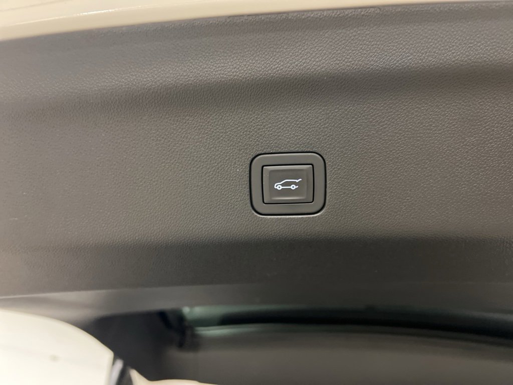 Used 2025 GMC Yukon XL Denali Ultimate image 15