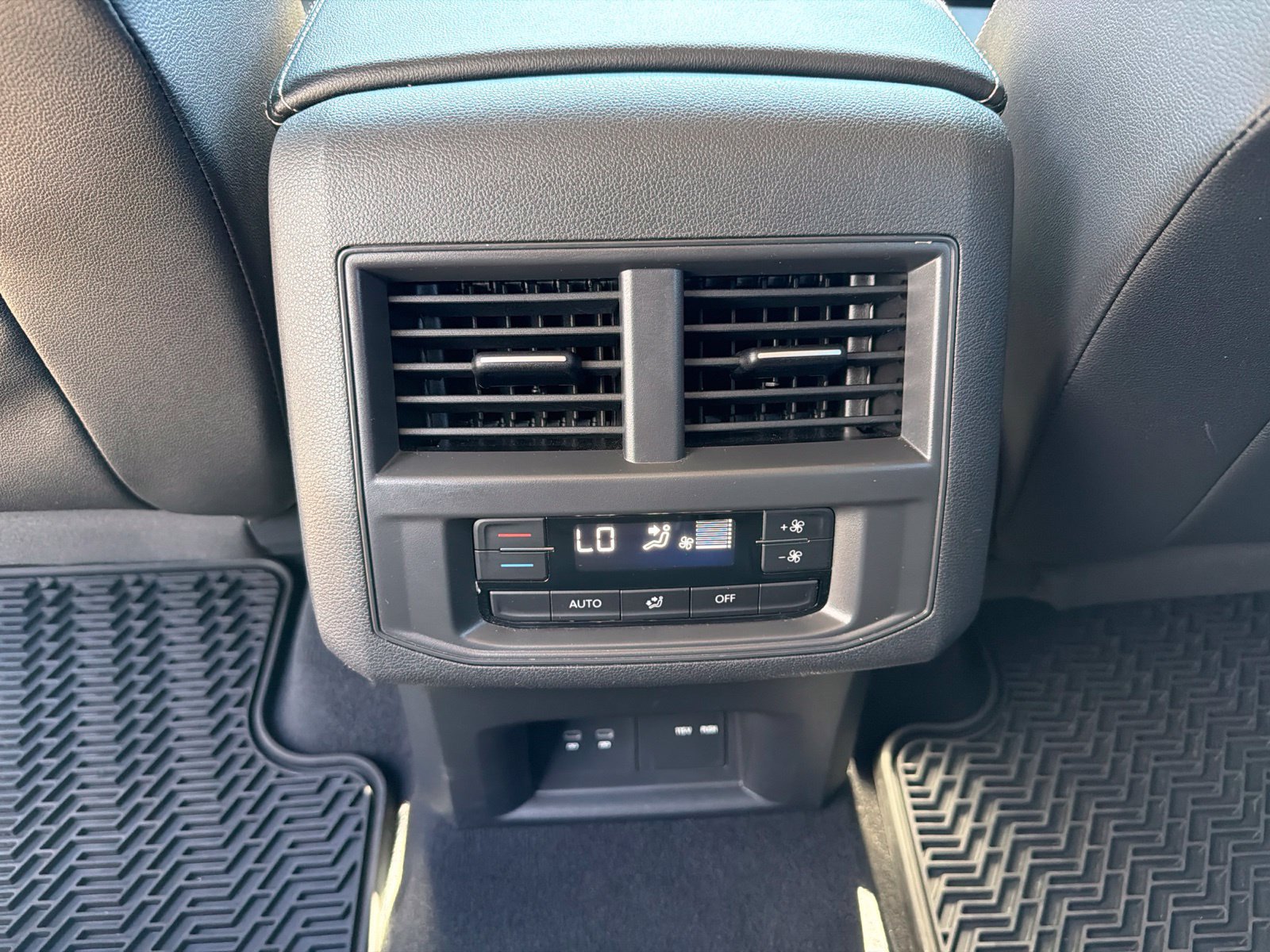 Certified 2023 Volkswagen Atlas SE AWD/4WD image 44