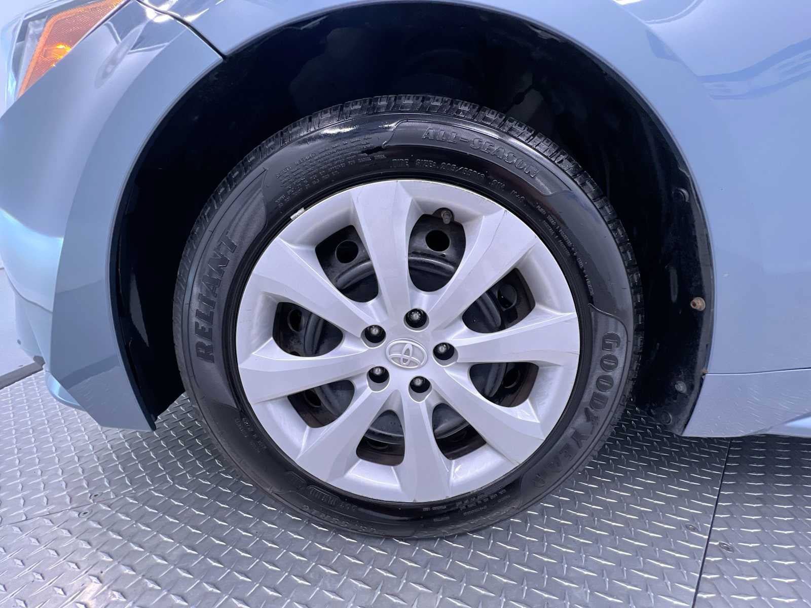 Used 2022 Toyota Corolla LE FWD image 10