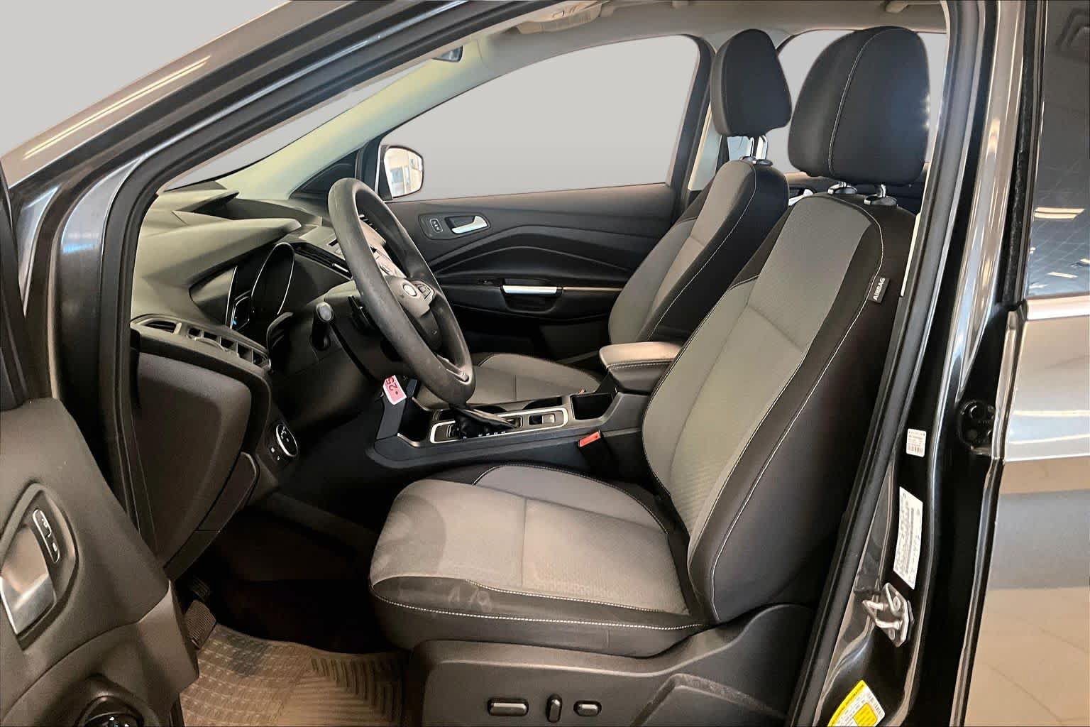 Used 2017 Ford Escape SE FWD image 7
