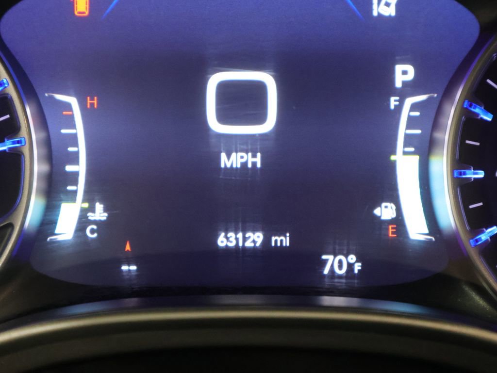 Used 2024 Chrysler Pacifica Touring-L FWD image 42