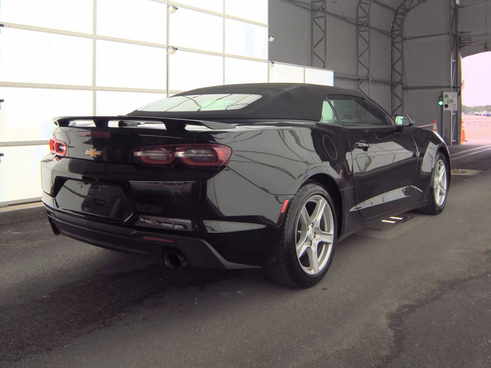 Used 2019 Chevrolet Camaro LT RWD image 4