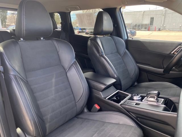 Used 2024 Mitsubishi Outlander SE image 10