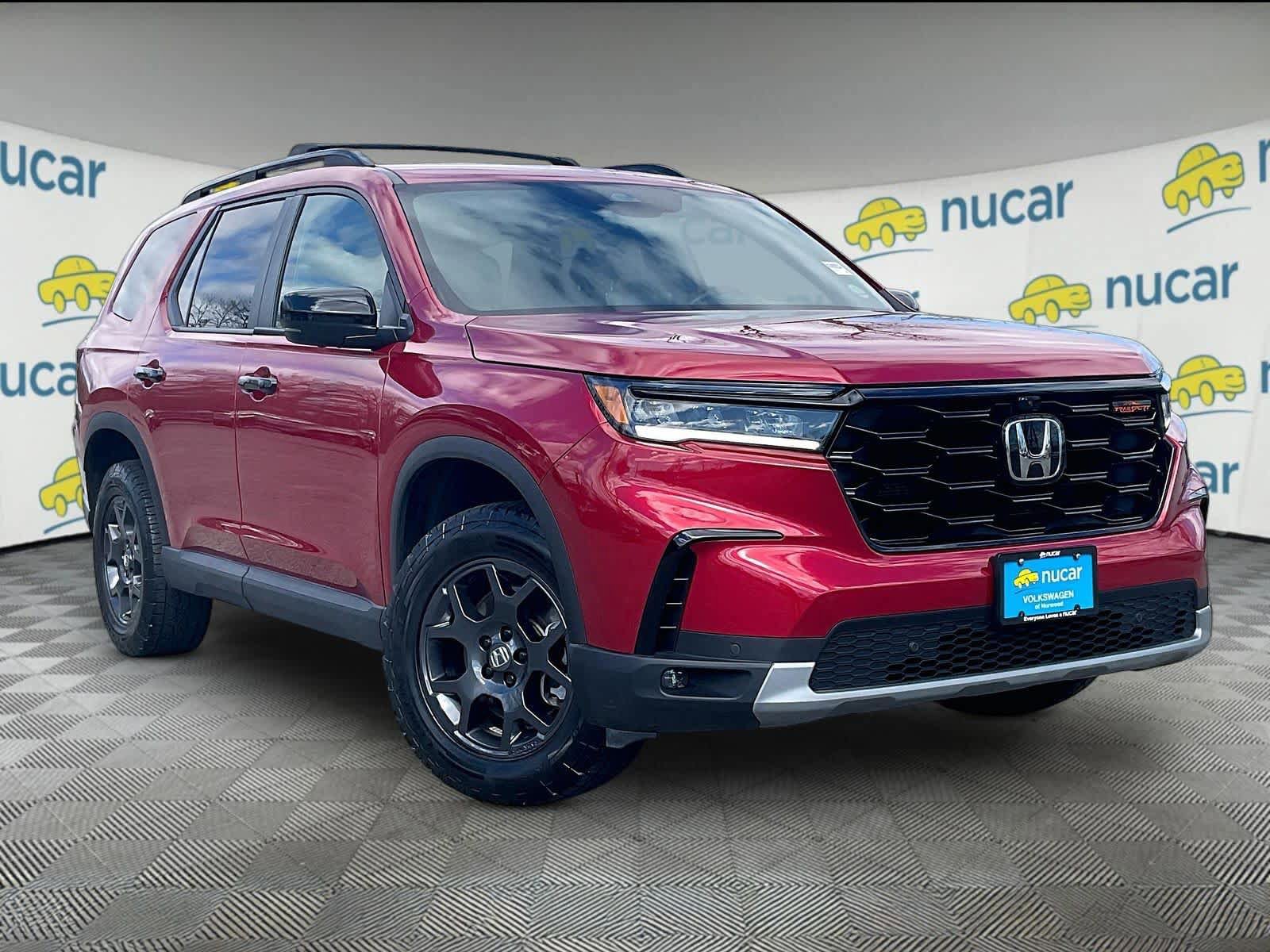 Used 2025 Honda Pilot TrailSport image 1