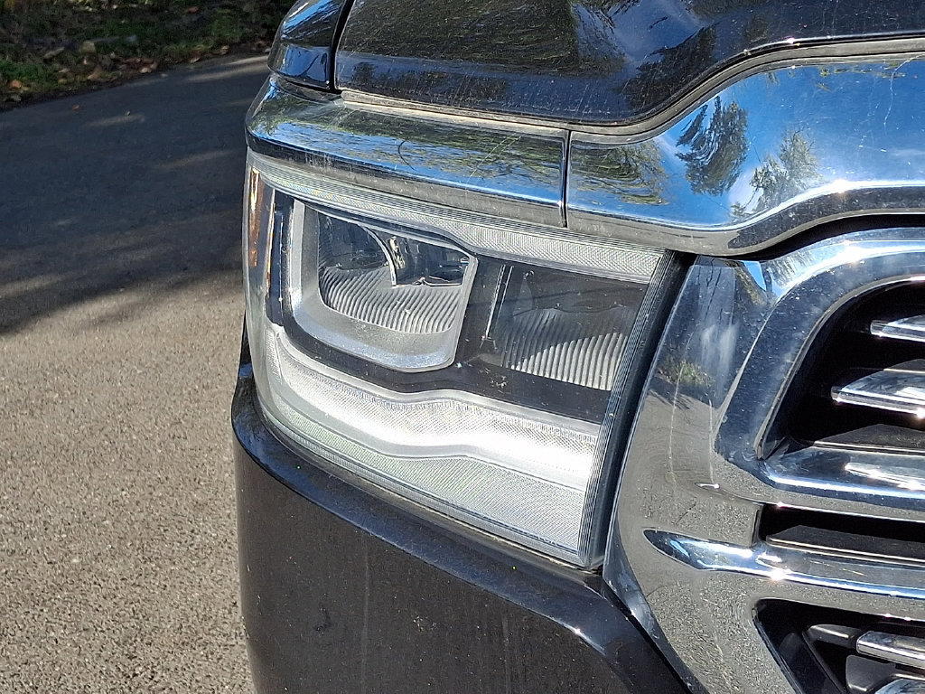 Used 2024 RAM 1500 Laramie AWD/4WD image 36