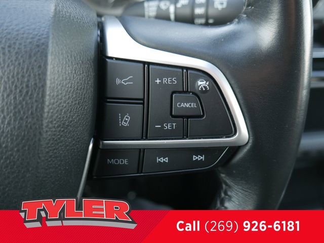 Used 2023 Toyota Highlander LE image 29