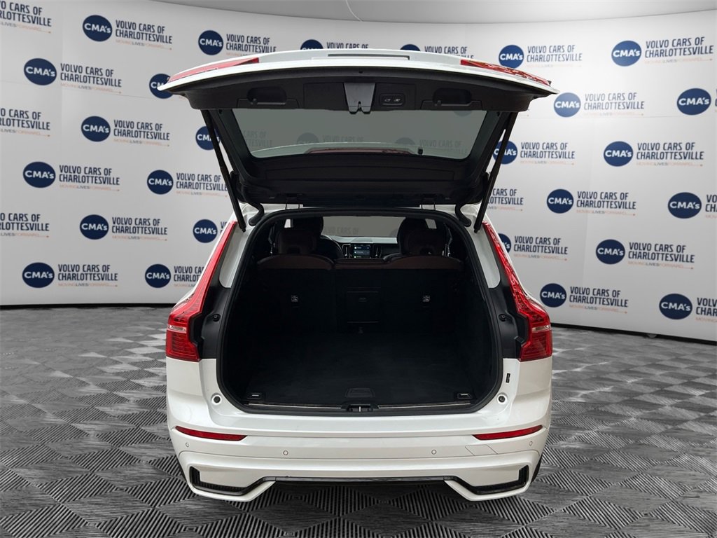 Certified 2023 Volvo XC60 B5 Plus w/ Climate Package image 11