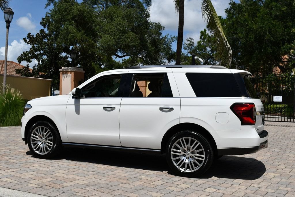 Used 2022 Ford Expedition Limited AWD/4WD image 4
