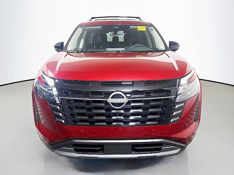 New 2026 Nissan Pathfinder SL w/ SL Premium Package AWD/4WD image 2