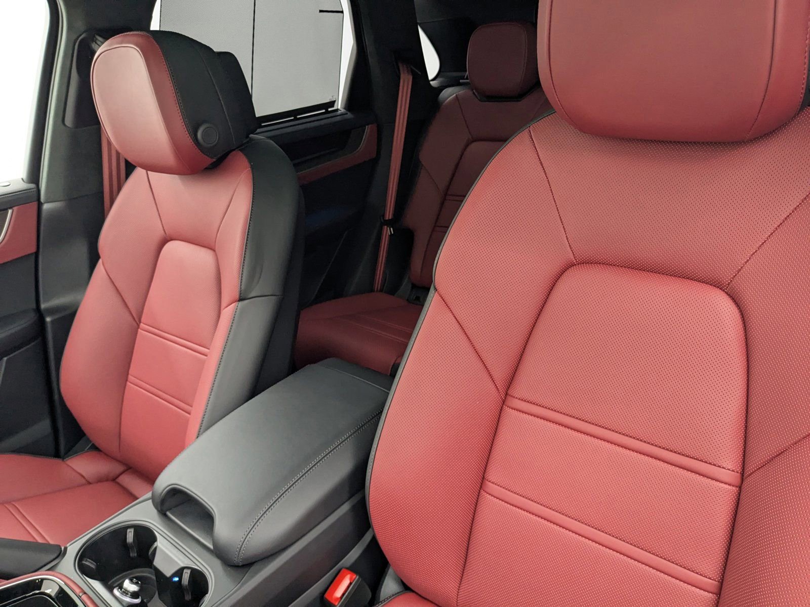 New 2026 Porsche Cayenne Turbo image 22