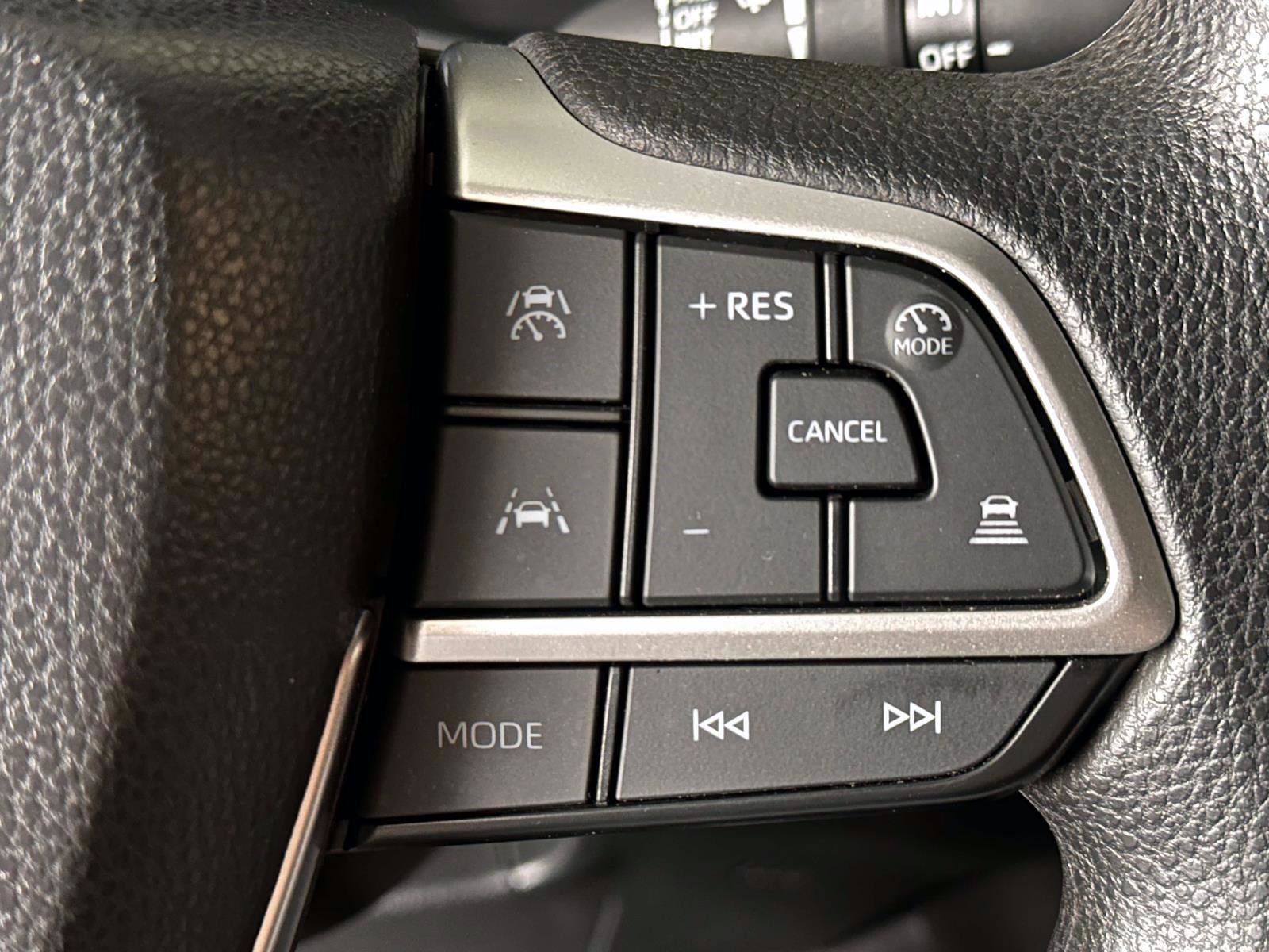 Used 2025 Toyota Grand Highlander AWD image 22