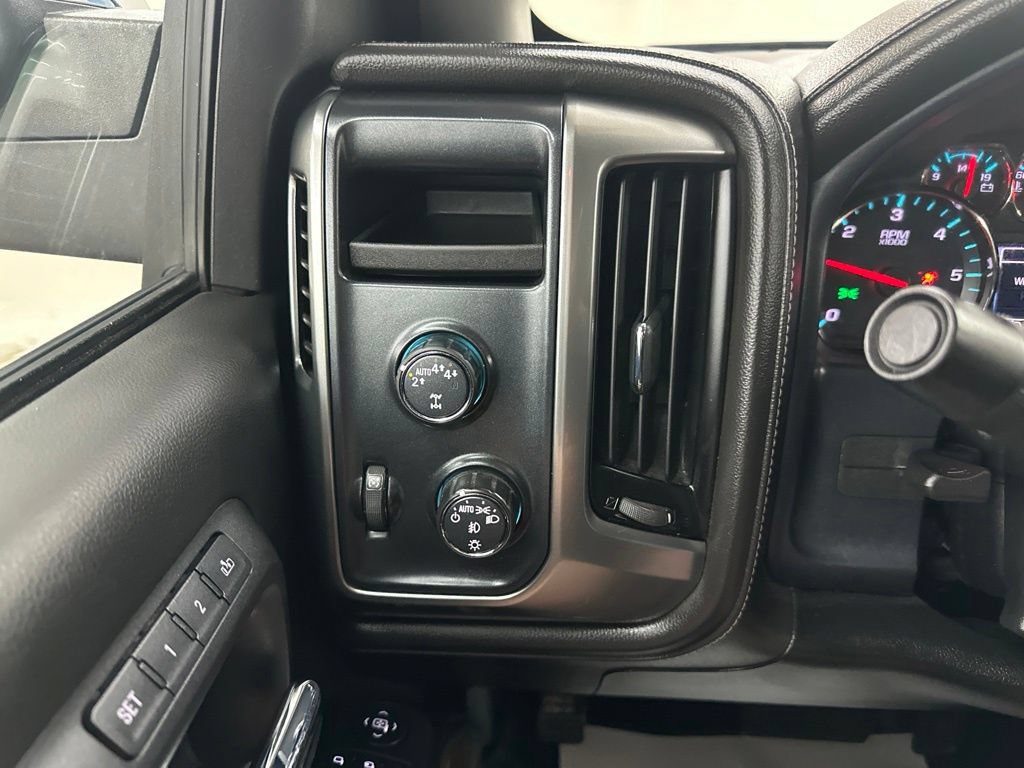Used 2018 Chevrolet Silverado 1500 LTZ w/ Sport Package AWD/4WD image 46