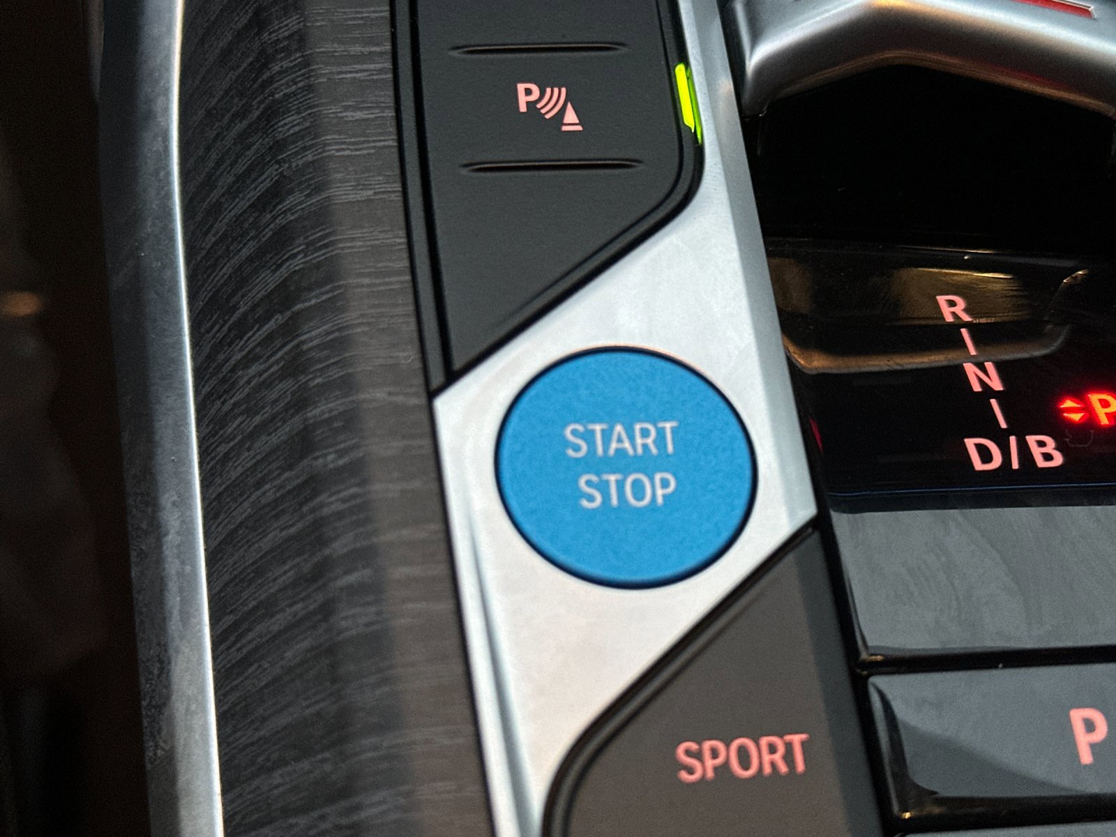 Used 2025 BMW i4 eDrive40 w/ Driving Assistance Package image 21