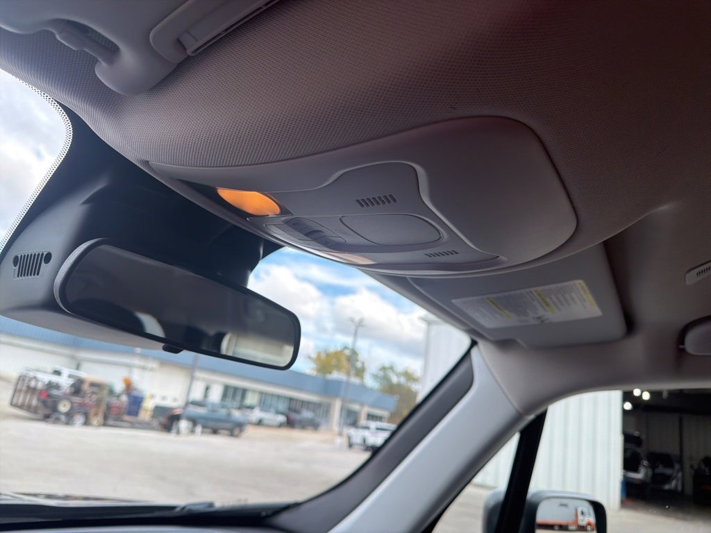 Used 2019 Jeep Renegade Latitude w/ Cold Weather Group image 44