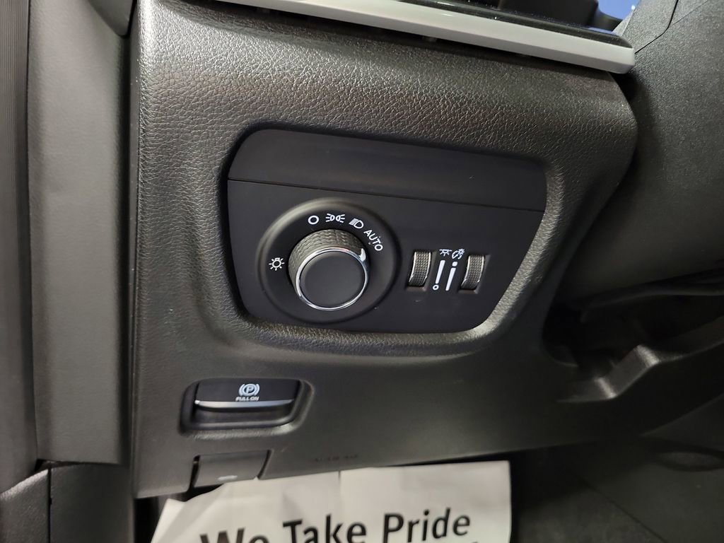 Used 2021 Jeep Grand Cherokee L Laredo w/ Luxury Tech Group I image 21