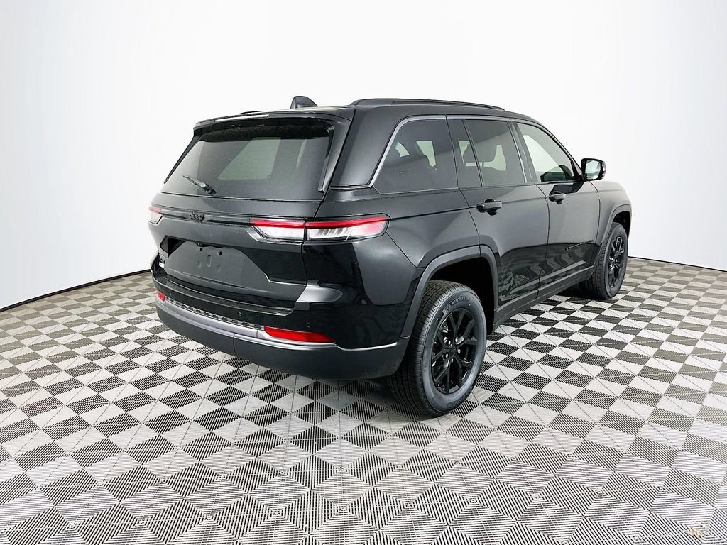 New 2026 Jeep Grand Cherokee Altitude AWD/4WD image 10