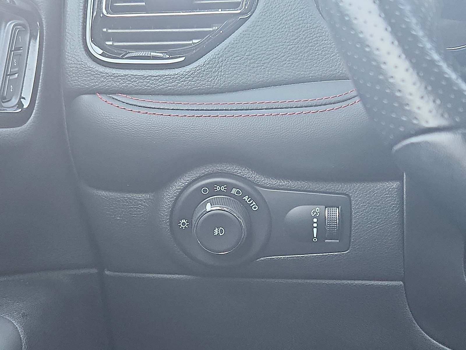 Used 2023 Dodge Durango GT AWD/4WD image 13