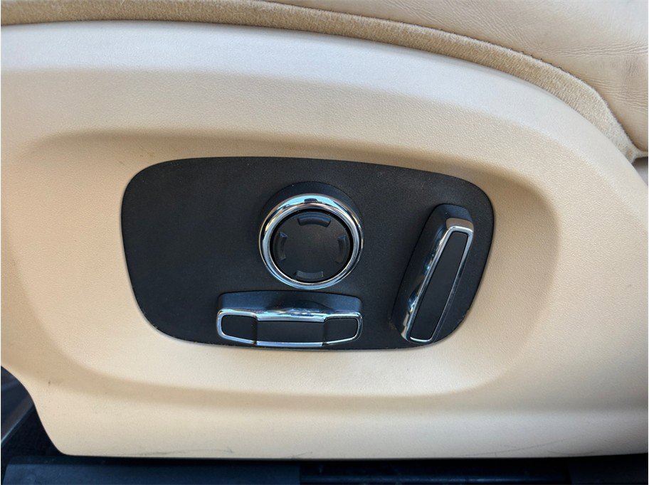 Used 2017 Jaguar XJ R-Sport image 18