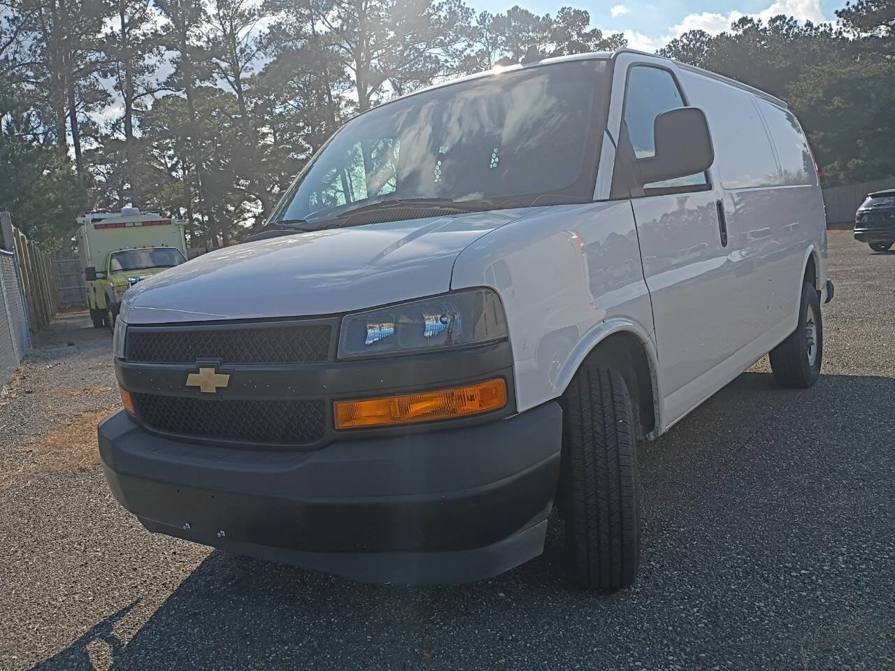 Used 2022 Chevrolet Express 2500 w/ Driver Convenience Package RWD image 1
