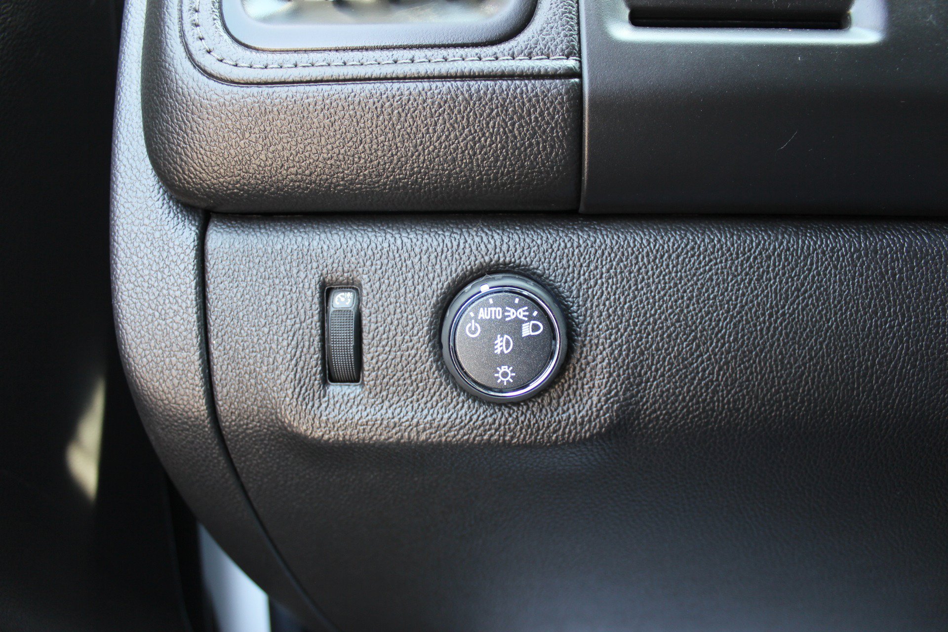 Used 2015 GMC Canyon SLE w/ SLE Convenience Package RWD image 23