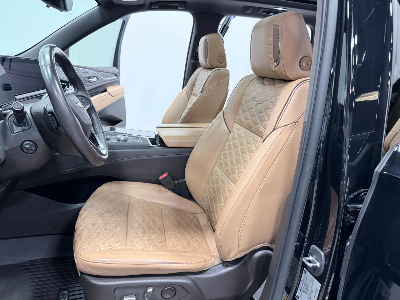 Used 2022 Cadillac Escalade Sport w/ Touring Package AWD/4WD image 31