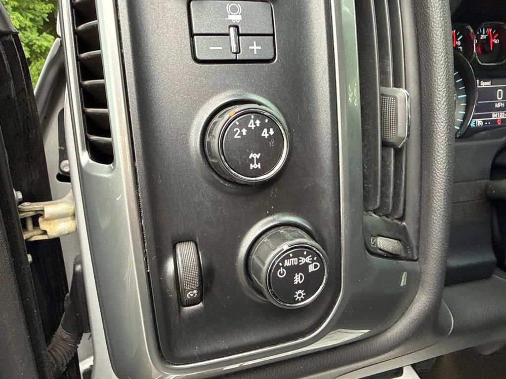 Used 2015 Chevrolet Silverado 2500 LT w/ LT Convenience Package AWD/4WD image 22