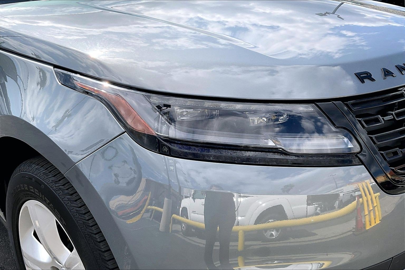 Certified 2025 Land Rover Range Rover Velar S AWD/4WD image 25