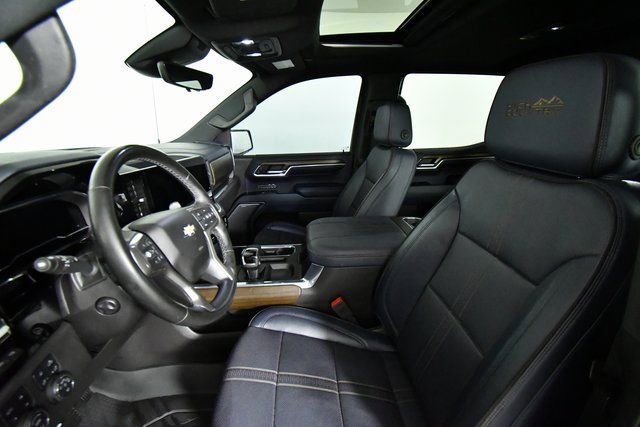 Used 2024 Chevrolet Silverado 1500 High Country w/ Technology Package image 5